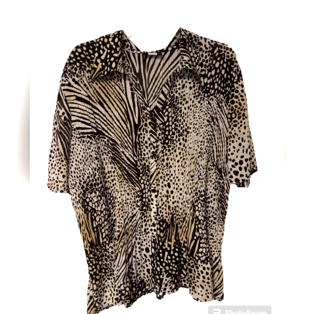 Studio 1940 Blouse with Short Sleeves EUC